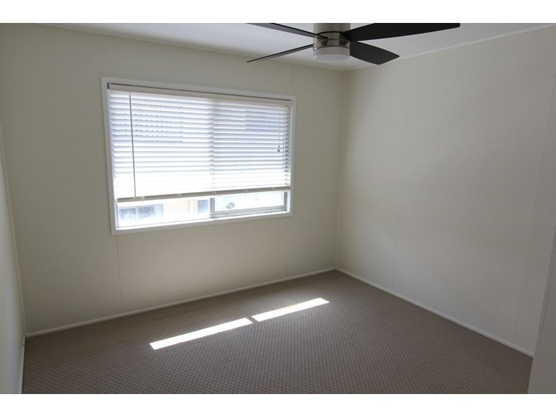 15 IAN Street, Thorneside QLD 4158