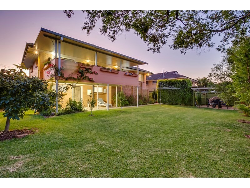 12 Estelle Street, Birkdale QLD 4159