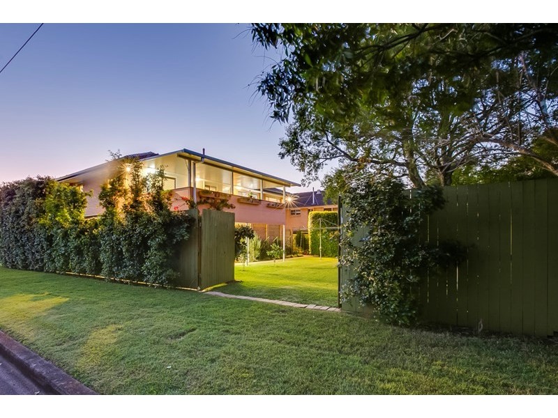 12 Estelle Street, Birkdale QLD 4159