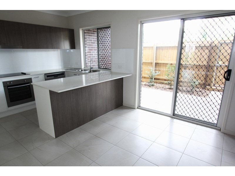 2/43 Surman Street, Birkdale QLD 4159