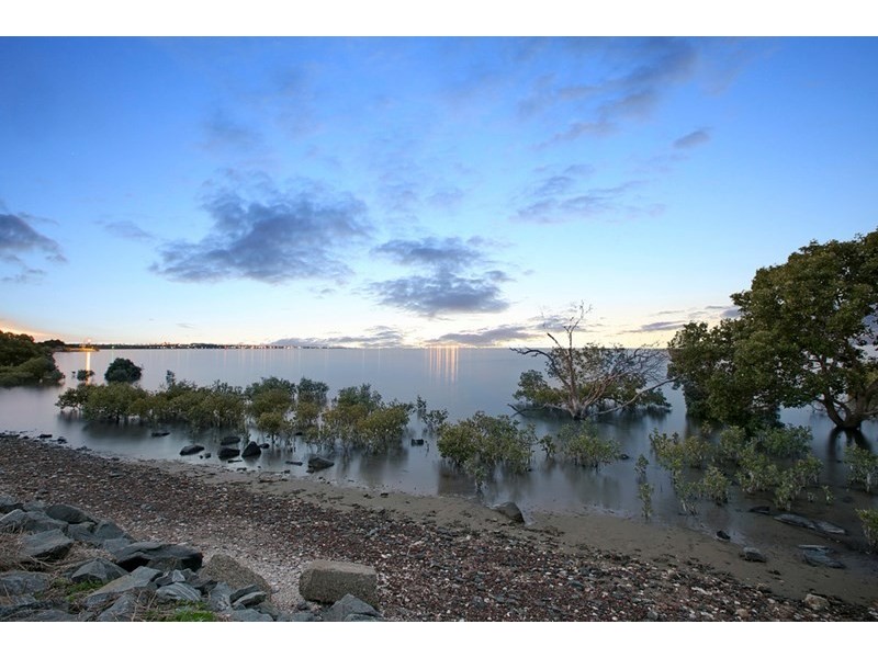 11 Makaha Drive, Birkdale QLD 4159