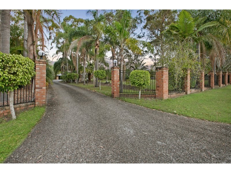 8 Oakwood Street, Capalaba QLD 4157