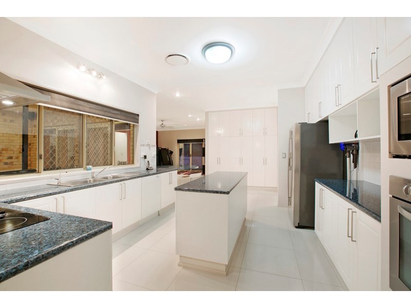 8 Oakwood Street, Capalaba QLD 4157