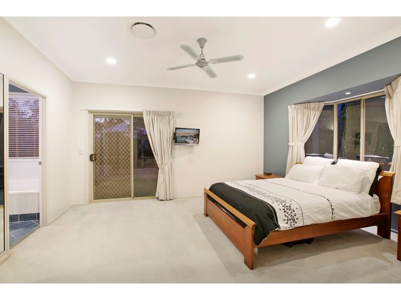 8 Oakwood Street, Capalaba QLD 4157