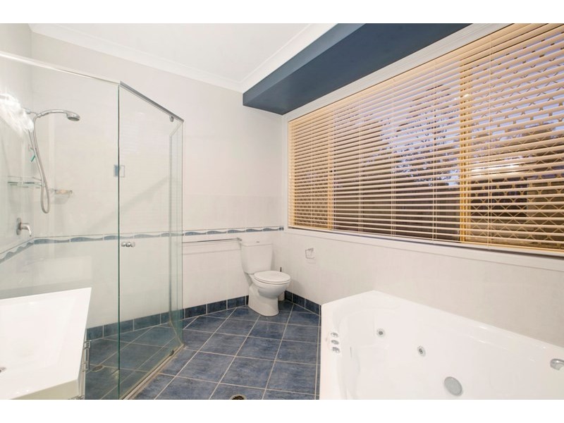 8 Oakwood Street, Capalaba QLD 4157