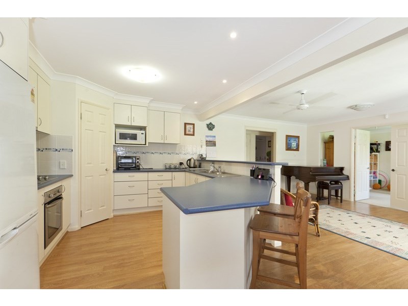 6 BUSH CHERRY Place, Thornlands QLD 4164