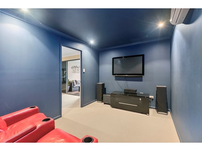 8 Wagan Place, Wellington Point QLD 4160