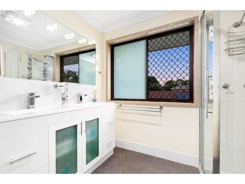 25 Collingwood Road, Birkdale QLD 4159