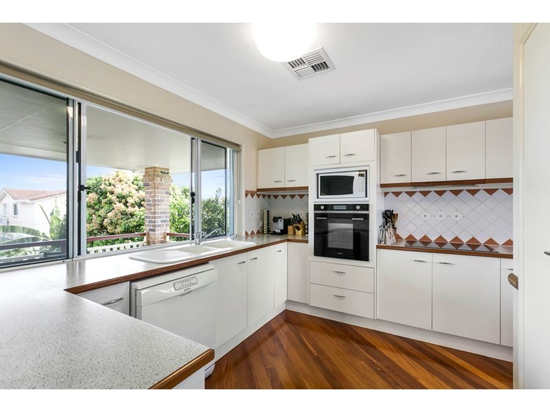 10 Makena Crescent, Birkdale QLD 4159