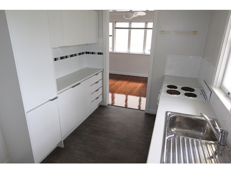 21 ROGER Street, Birkdale QLD 4159