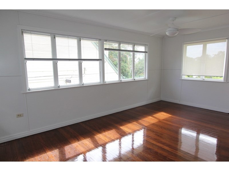 21 ROGER Street, Birkdale QLD 4159