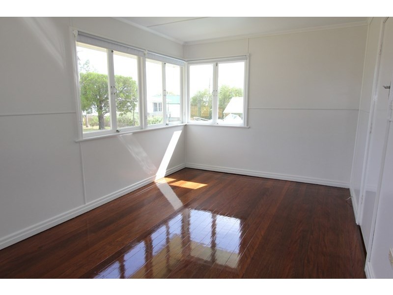 21 ROGER Street, Birkdale QLD 4159