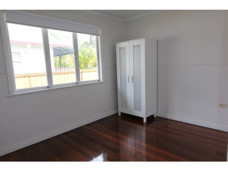21 ROGER Street, Birkdale QLD 4159