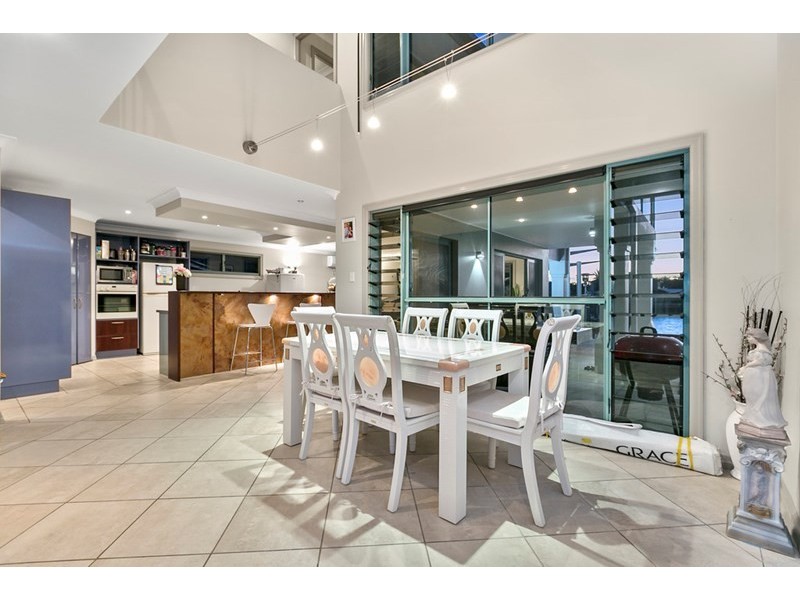 18 Helena Street, Wellington Point QLD 4160