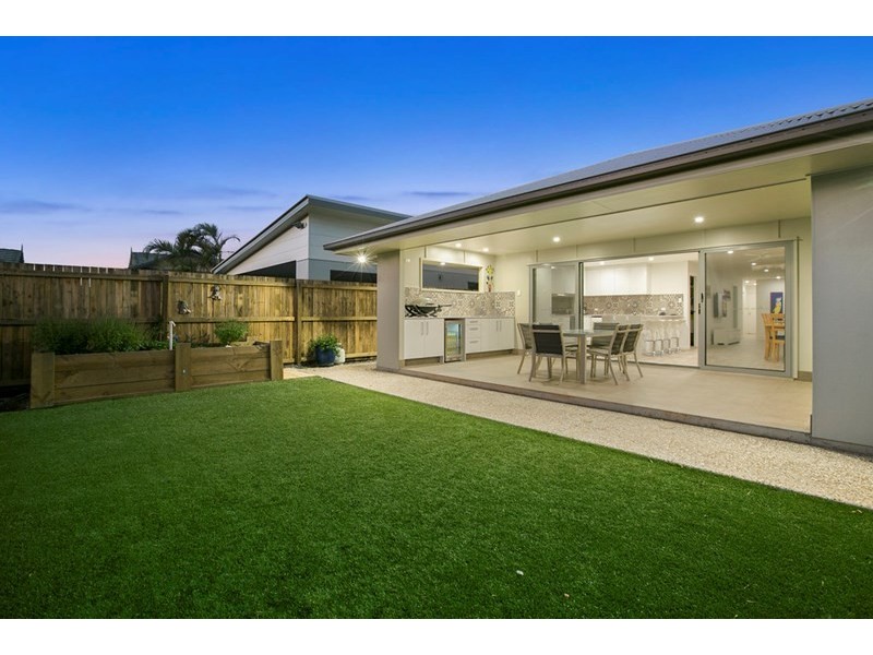 19A Badgen Road, Birkdale QLD 4159