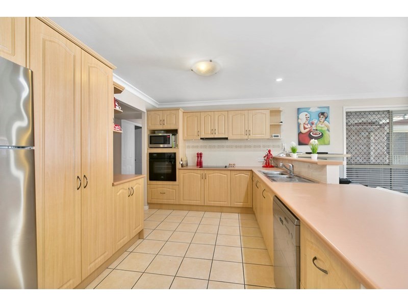 39 Carinyan Drive, Birkdale QLD 4159