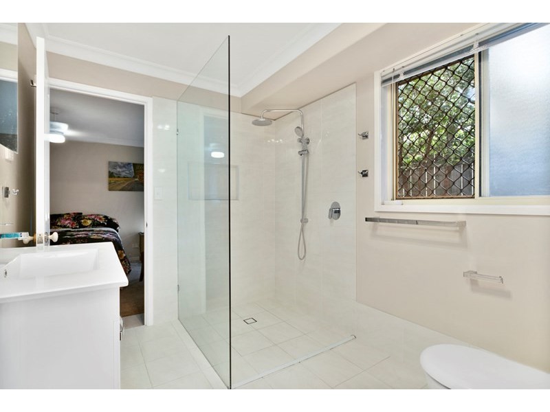 39 Carinyan Drive, Birkdale QLD 4159