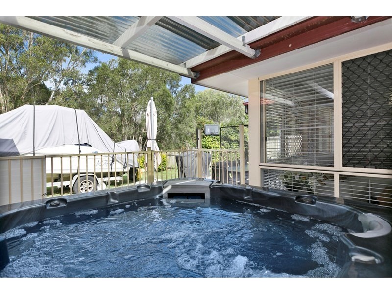39 Carinyan Drive, Birkdale QLD 4159