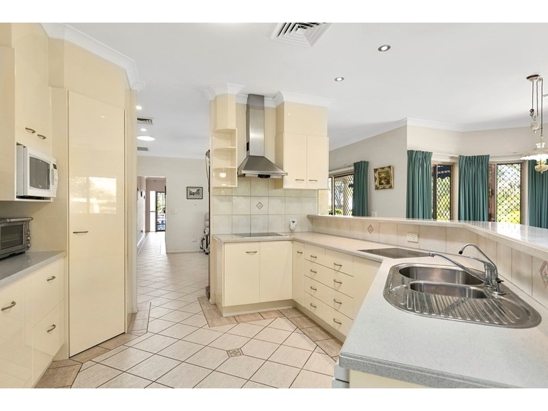 67 Collingwood Road, Birkdale QLD 4159