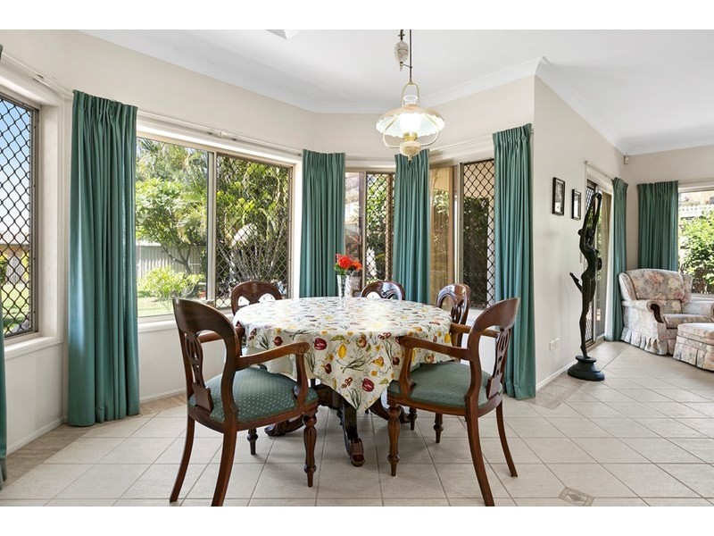 67 Collingwood Road, Birkdale QLD 4159