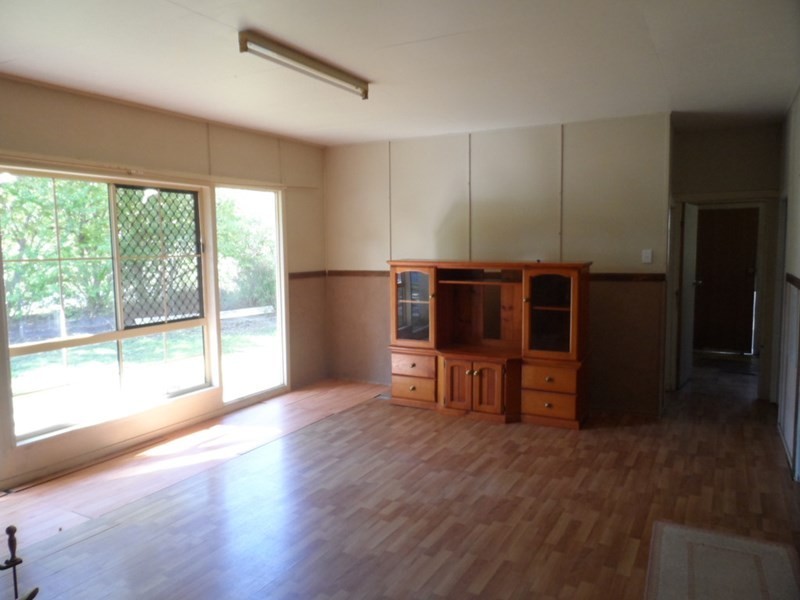 27 DOUBLE JUMP Road, Redland Bay QLD 4165