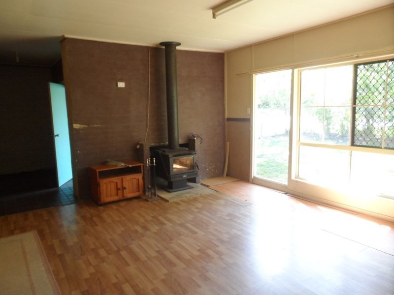 27 DOUBLE JUMP Road, Redland Bay QLD 4165