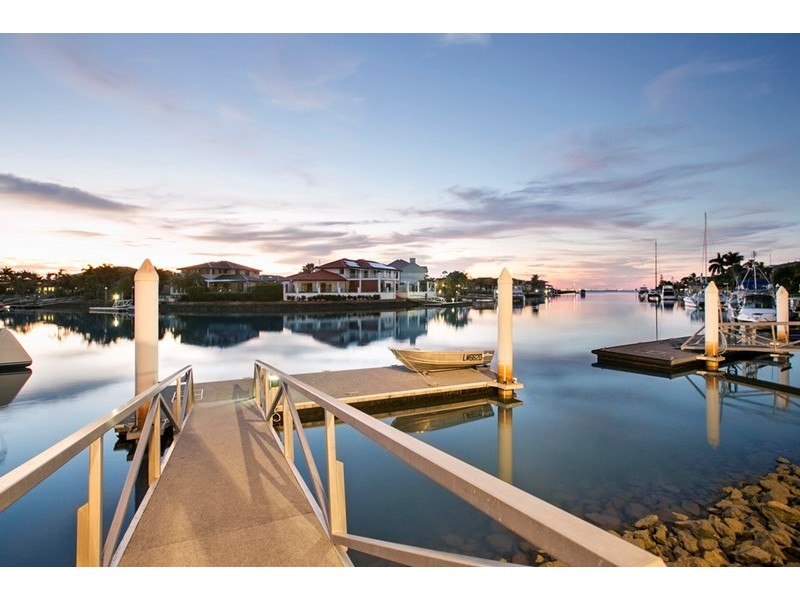 33 Dorsal Drive, Birkdale QLD 4159