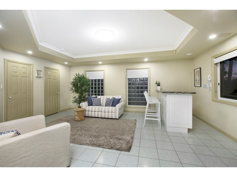 33 Dorsal Drive, Birkdale QLD 4159