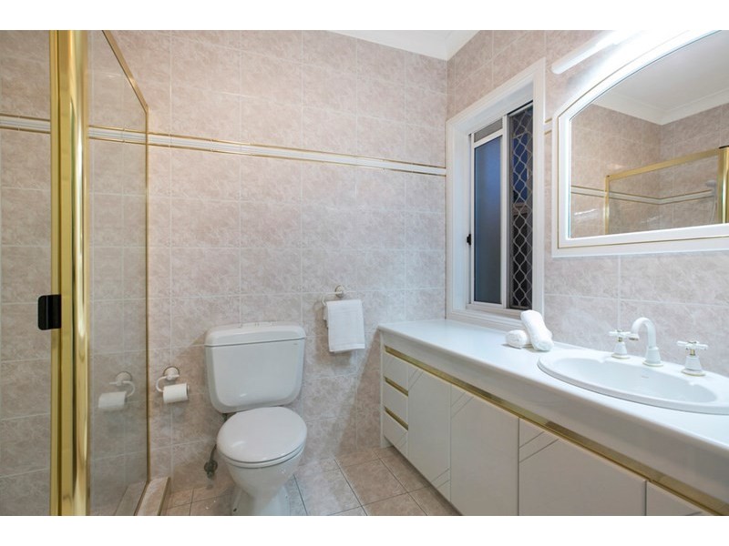 33 Dorsal Drive, Birkdale QLD 4159