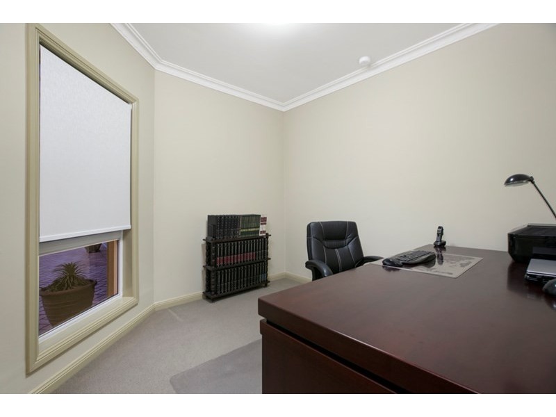 33 Dorsal Drive, Birkdale QLD 4159