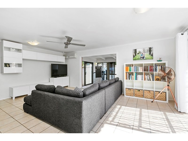 2 Catalina Crescent, Birkdale QLD 4159