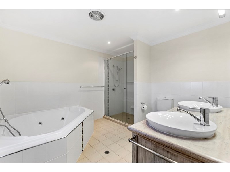 43 Thorne Road, Birkdale QLD 4159