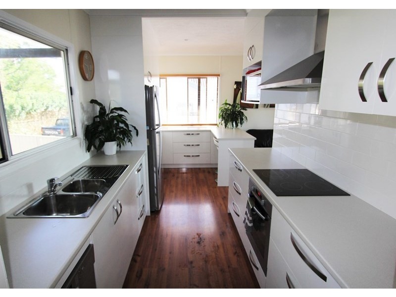 35 CLAREMONT Street, Birkdale QLD 4159