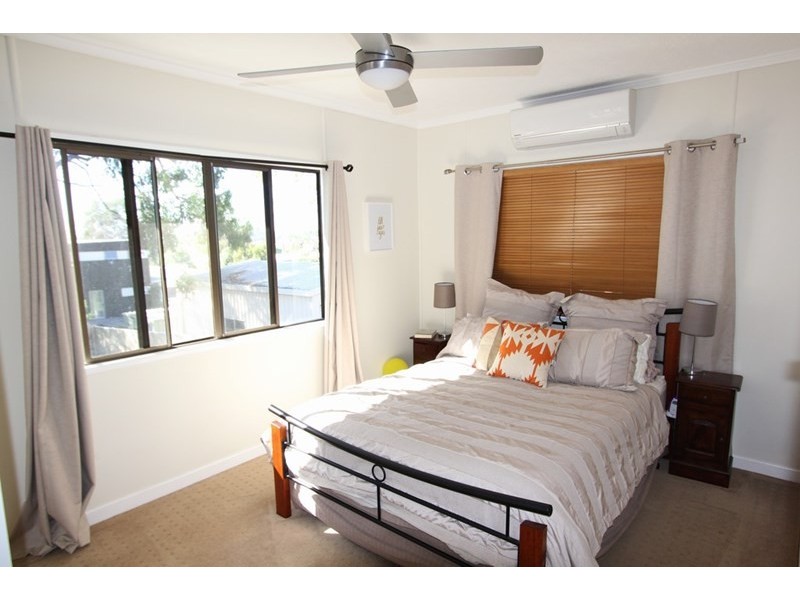 35 CLAREMONT Street, Birkdale QLD 4159