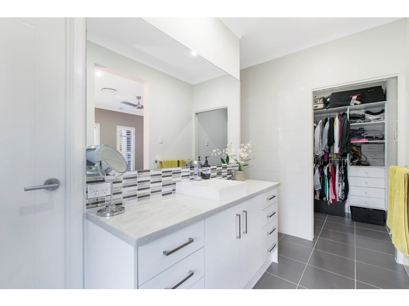 4 Francene Place, Birkdale QLD 4159