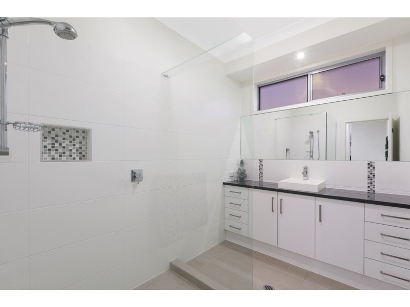 4 Francene Place, Birkdale QLD 4159