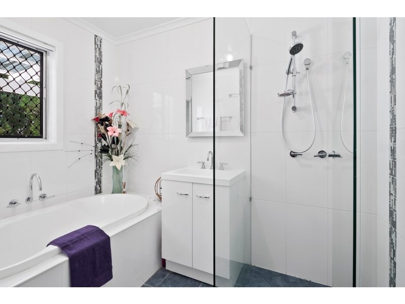 6 Malling Street, Birkdale QLD 4159