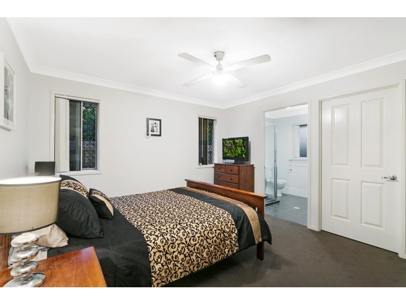 27 Banks Street, Capalaba QLD 4157