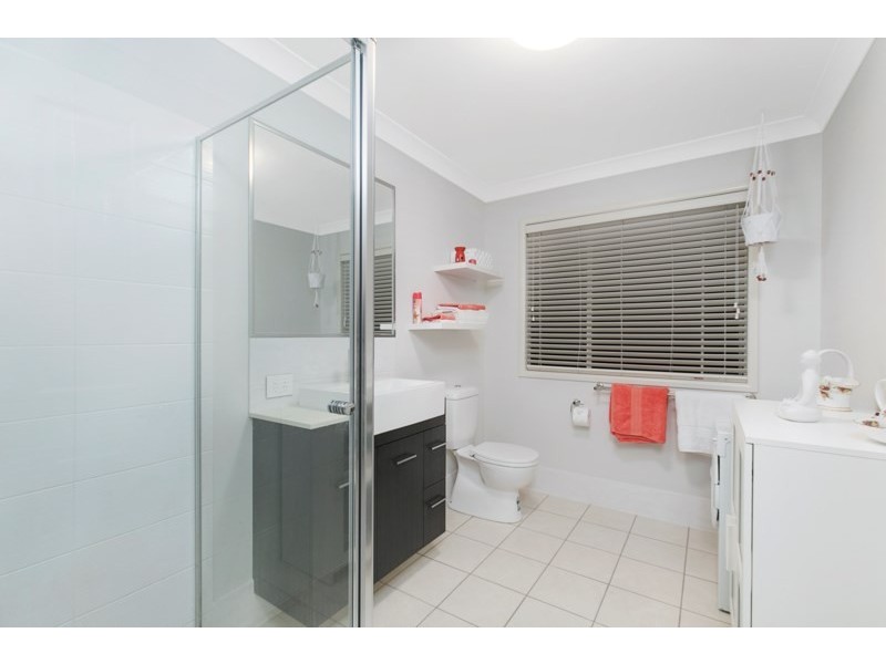 27 Banks Street, Capalaba QLD 4157