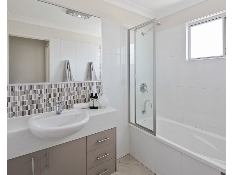 1/9 Boat Street, Victoria Point QLD 4165