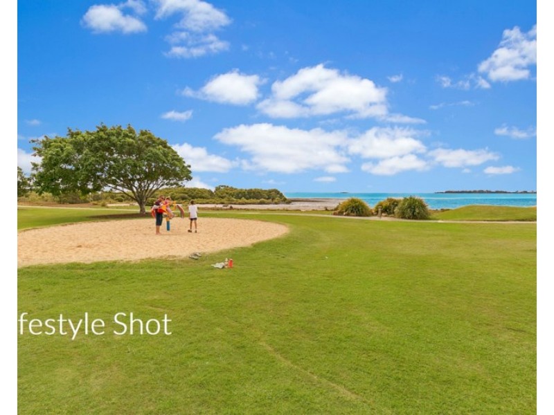 58 Queens Esplanade, Thorneside QLD 4158