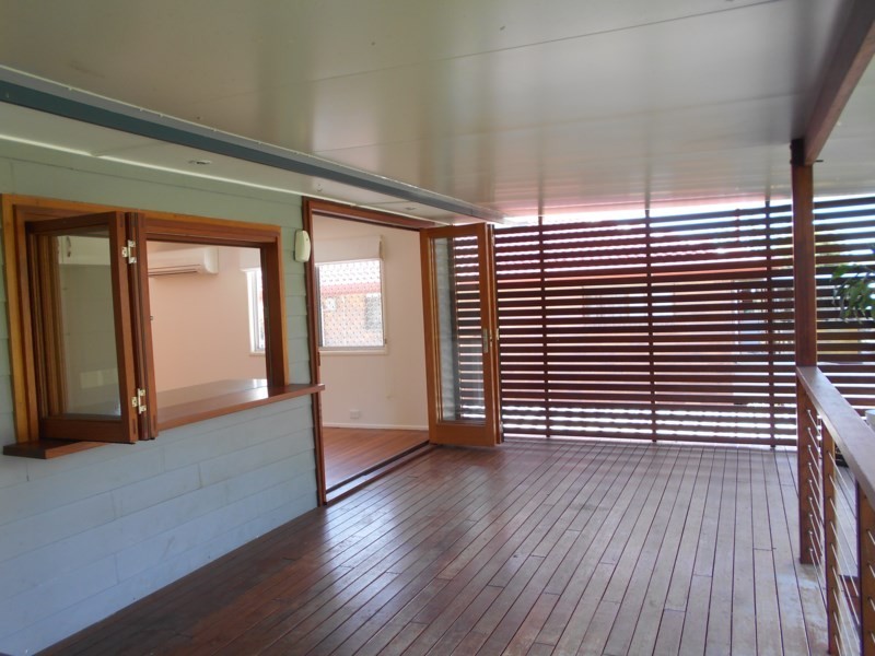 15 PARAKEET Street, Birkdale QLD 4159