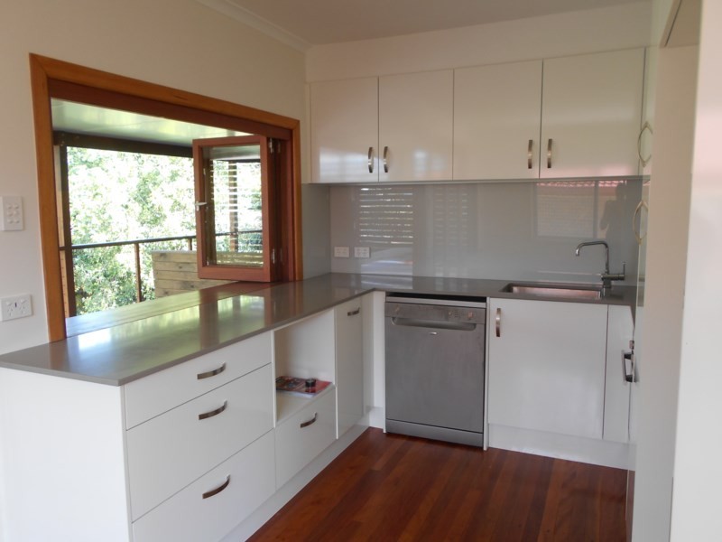 15 PARAKEET Street, Birkdale QLD 4159