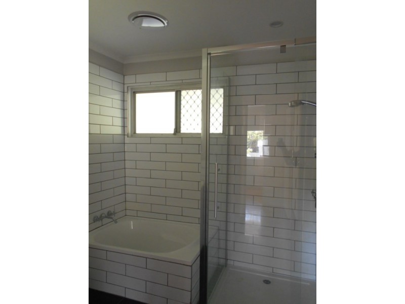 15 PARAKEET Street, Birkdale QLD 4159