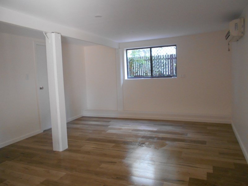 15 PARAKEET Street, Birkdale QLD 4159