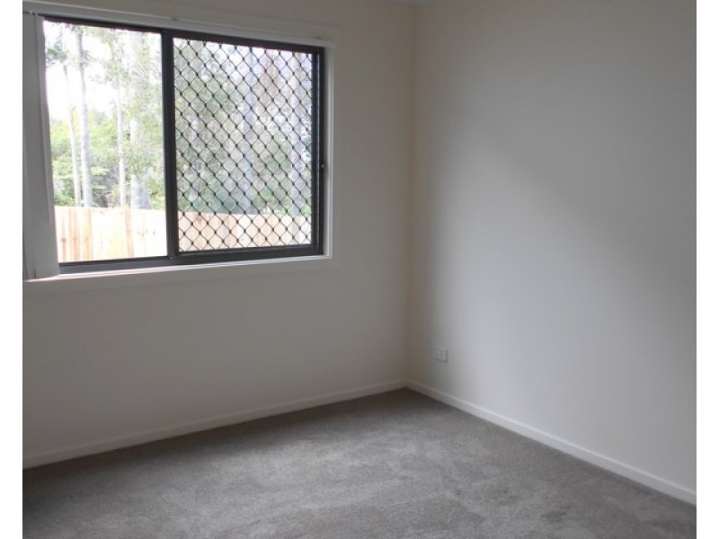 2/24 Rossinton Street, Birkdale QLD 4159