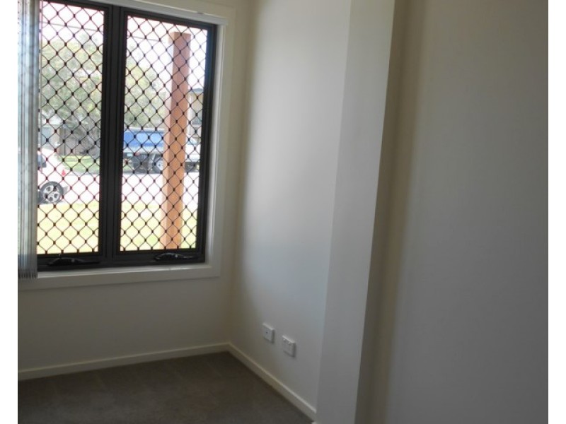 2/24 Rossinton Street, Birkdale QLD 4159