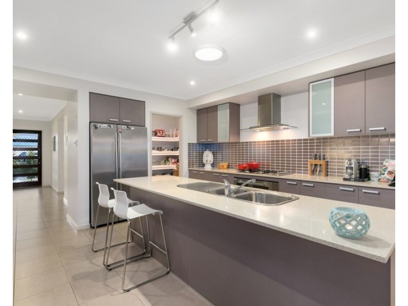 46 Penzance Drive, Redland Bay QLD 4165