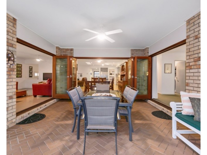 46 Penzance Drive, Redland Bay QLD 4165