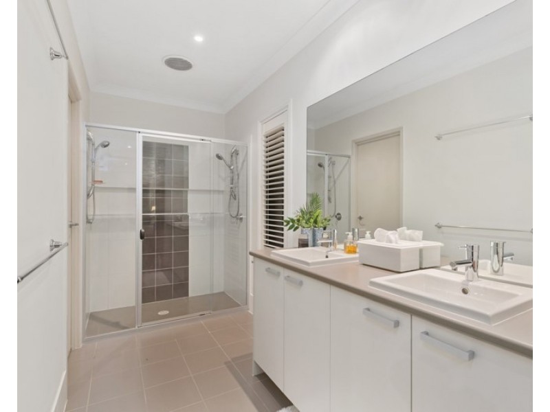 46 Penzance Drive, Redland Bay QLD 4165